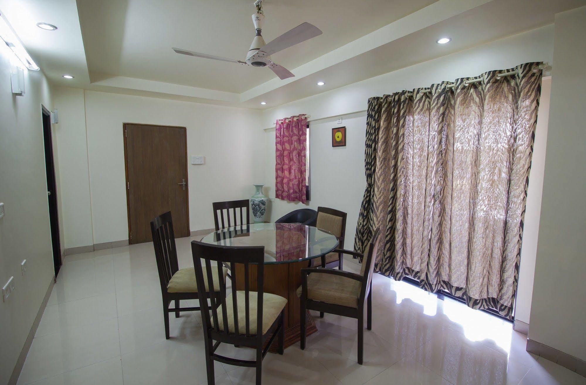 Hotel Fabexpress Silver In Viman Nagar