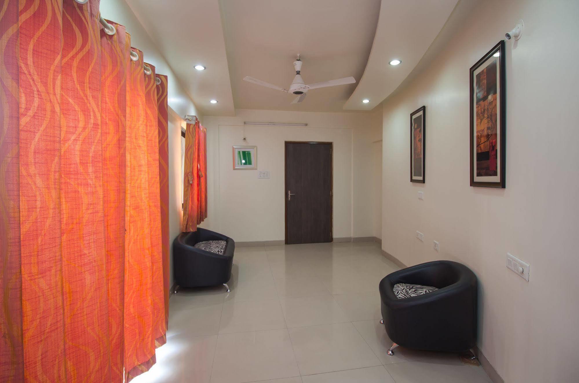 Hotel Fabexpress Silver In Viman Nagar