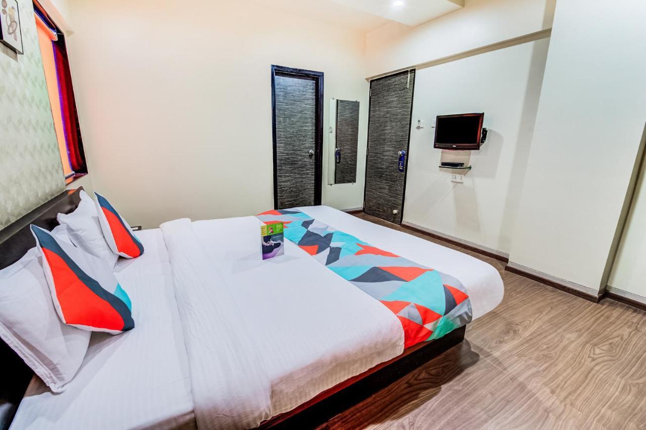 Fabexpress Silver In Viman Nagar Hotel