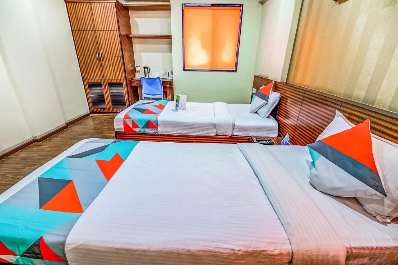 Fabexpress Silver In Viman Nagar Hotel